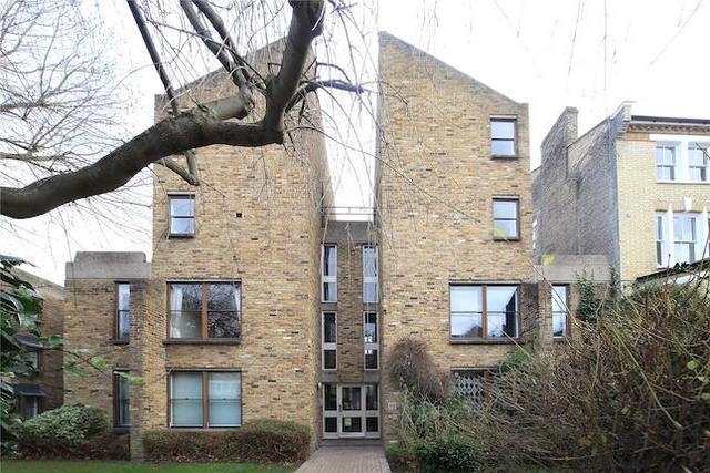  Image of 2 Bedroom Flat  To Rent at The Chase, Clapham, London SW4