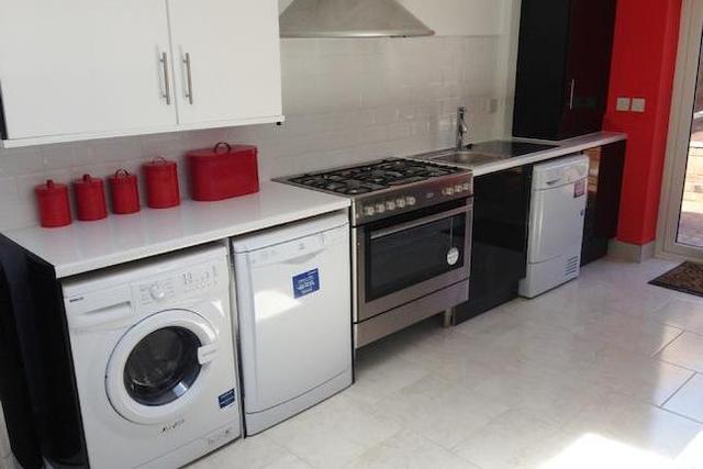  Image of 6 Bedroom Property  To Rent at 28 Exeter Road, Selly Oak, Birmingham B29