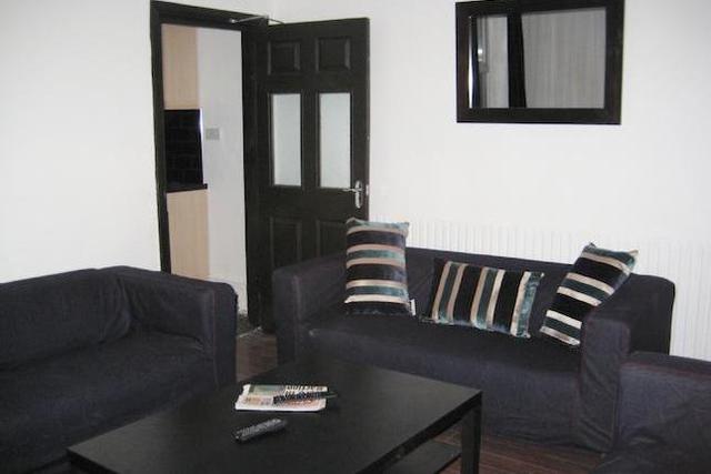  Image of 7 Bedroom Property  To Rent at 1228 Pershore Road, Birmingham B30