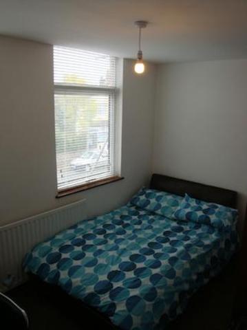  Image of 1 Bedroom Room  To Rent at 39 Warwards Lane, Room 3, Selly Park, Birmingham B29