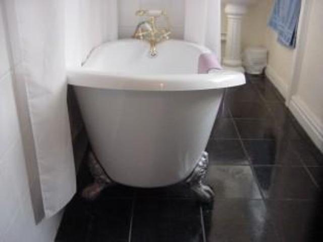  Image of 1 Bedroom Room  To Rent at 1230 Pershore Road, Room 3, Birmingham B30