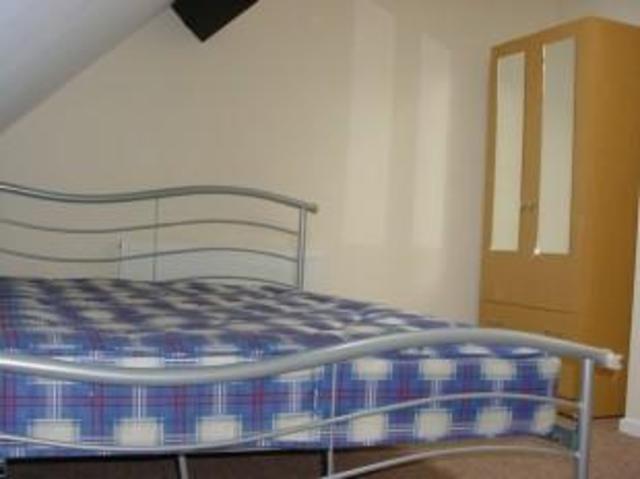  Image of 1 Bedroom Room  To Rent at 1230 Pershore Road, Room 3, Birmingham B30