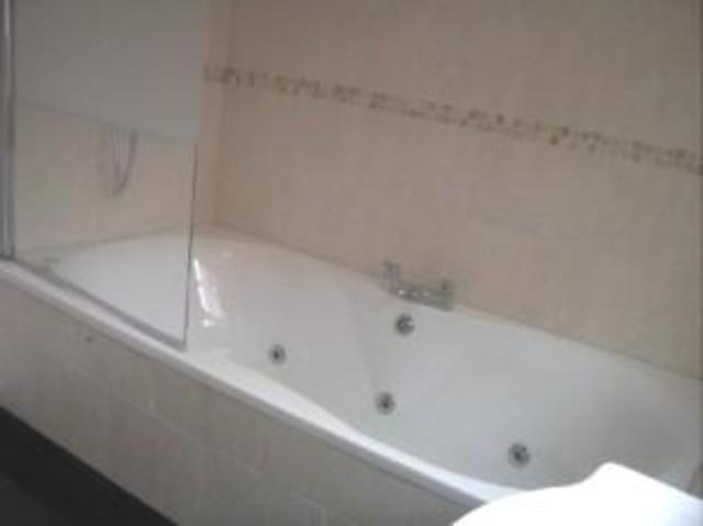  Image of 1 Bedroom Room  To Rent at 89 Warwards Lane, Room2, Birmingham B29