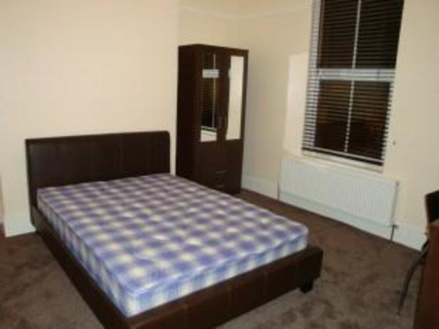  Image of 1 Bedroom Room  To Rent at House Share: Salisbury Road, Moseley, Birmingham B13