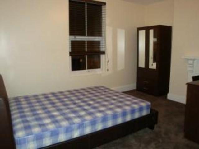  Image of 1 Bedroom Room  To Rent at House Share: Salisbury Road, Moseley, Birmingham B13