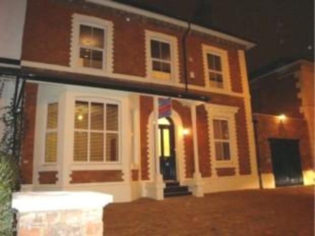  Image of 1 Bedroom Room  To Rent at 121 Pershore Road, Room 9, Edgbaston, Birmingham B5