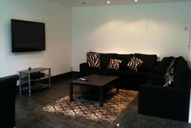  Image of 1 Bedroom Room  To Rent at 121 Pershore Road, Room 9, Edgbaston, Birmingham B5