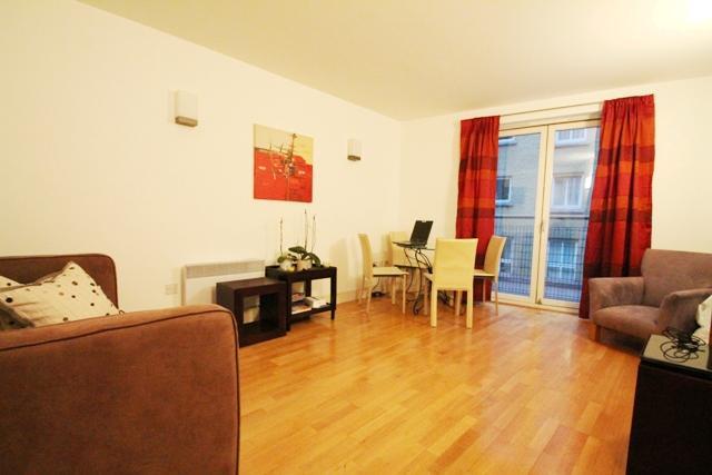  Image of 1 Bedroom Flat  To Rent at Plumbers Row, Aldgate E1
