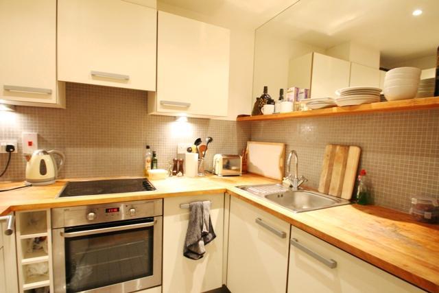  Image of 1 Bedroom Flat  To Rent at Plumbers Row, Aldgate E1