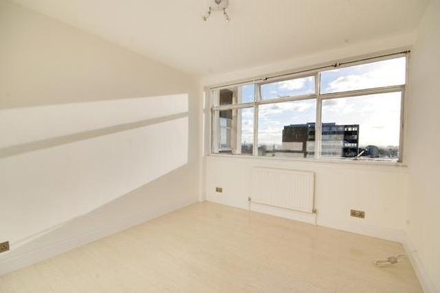  Image of 2 Bedroom Flat  To Rent at The Grange, The Knoll, Ealing W13