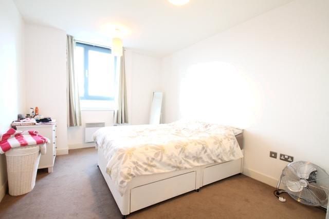  Image of 2 Bedroom Flat  To Rent at Wapping Lane, Wapping E1W