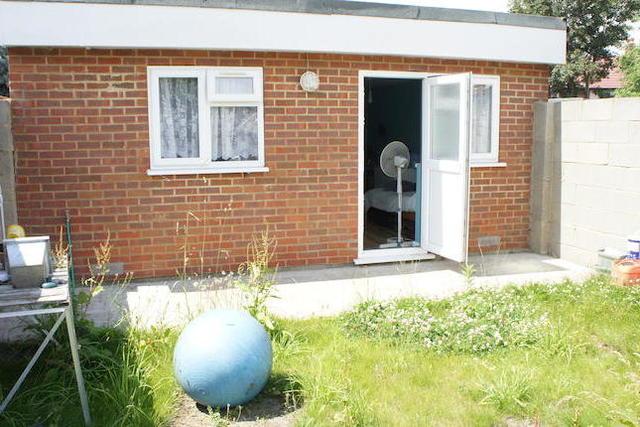  Image of 2 Bedroom Flat  To Rent at Manaton Crescent, Middlesex UB1