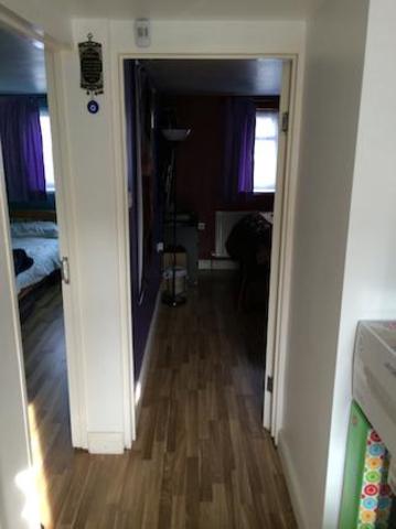  Image of 2 Bedroom Flat  To Rent at Manaton Crescent, Middlesex UB1