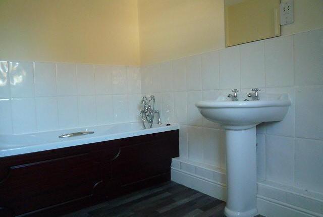  Image of 2 Bedroom Flat  To Rent at Upper Stables, Parkfield Way, Haywards Heath RH16