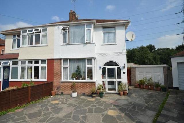  Image of 3 Bedroom   For Sale at Brockenhurst Avenue, Worcester Park KT4