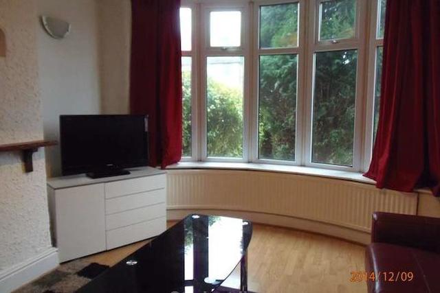  Image of 4 Bedroom Property  To Rent at Yew Tree Road, Fallowfield, Manchester M14