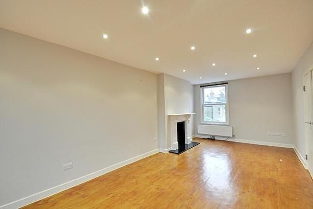  Image of 2 Bedroom Flat  To Rent at Barrowgate Road, Chiswick W4