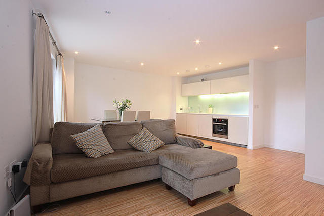  Image of 1 Bedroom Flat  To Rent at Wingate Square, Clapham, London SW4