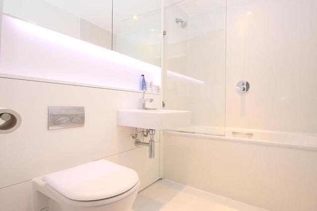  Image of 1 Bedroom Flat  To Rent at Wingate Square, Clapham, London SW4