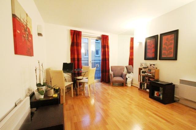  Image of 1 Bedroom Flat  To Rent at Plumbers Row, Aldgate E1