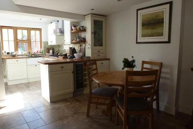  Image of 2 Bedroom Property  To Rent at Nightingale Cottages, Trumpington Road, Cambridge CB2