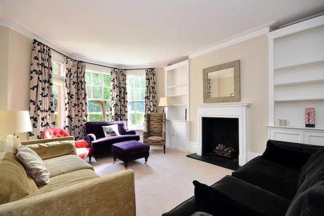 Image of 3 Bedroom Flat  To Rent at Albert Bridge Road, Battersea SW11