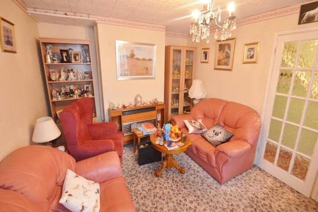  Image of 3 Bedroom Property  For Sale at Bishops Way, Egham TW20