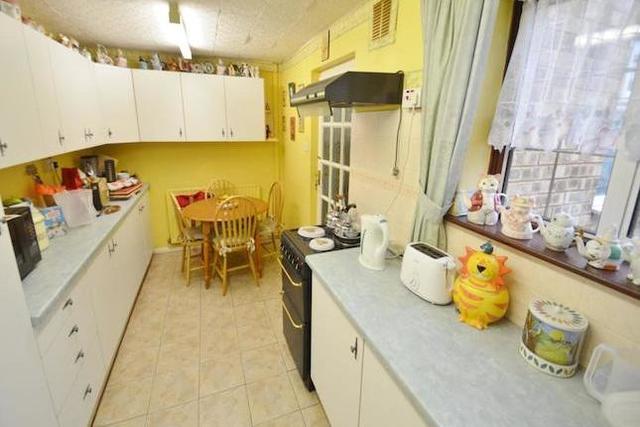  Image of 3 Bedroom Property  For Sale at Bishops Way, Egham TW20