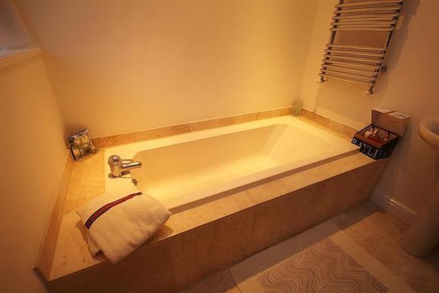  Image of 4 Bedroom   For Sale at Edgerton Court, Tadcaster LS24