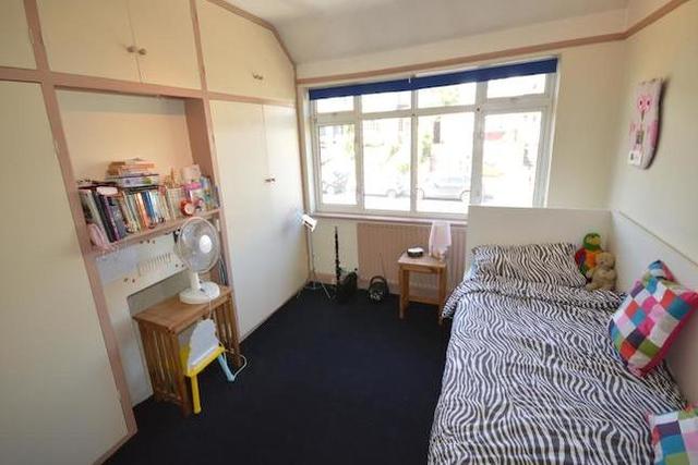  Image of 4 Bedroom Property  To Rent at Manor Way, Banstead SM7