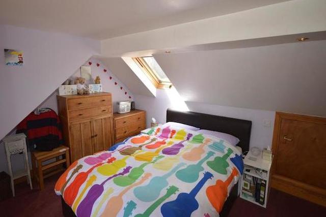  Image of 4 Bedroom Property  To Rent at Manor Way, Banstead SM7