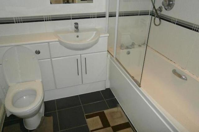  Image of 1 Bedroom Flat  To Rent at Wooldridge Close, Feltham TW14