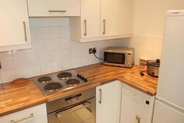  Image of 2 Bedroom Flat  To Rent at Wooldridge Close, Feltham TW14