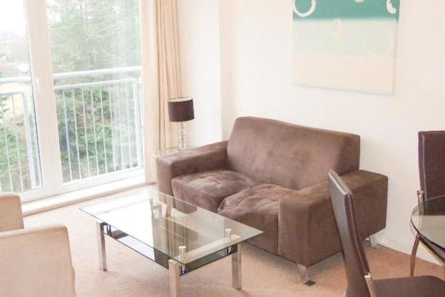  Image of 2 Bedroom Flat  To Rent at Wooldridge Close, Feltham TW14