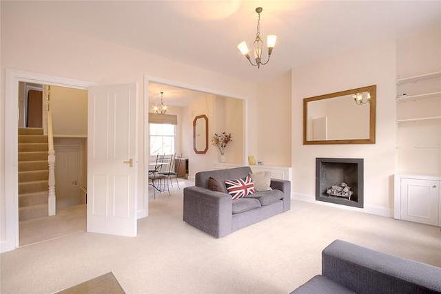  Image of 3 Bedroom Flat  To Rent at Eckstein Road, Battersea, London SW11