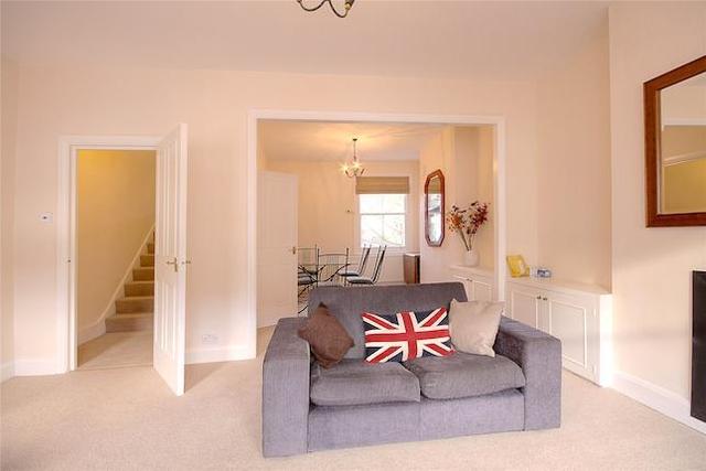  Image of 3 Bedroom Flat  To Rent at Eckstein Road, Battersea, London SW11