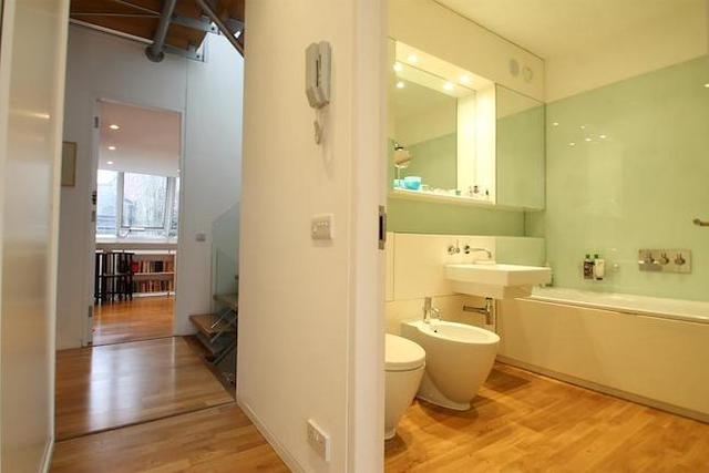  Image of 3 Bedroom Property  To Rent at Havelock Walk, London SE23