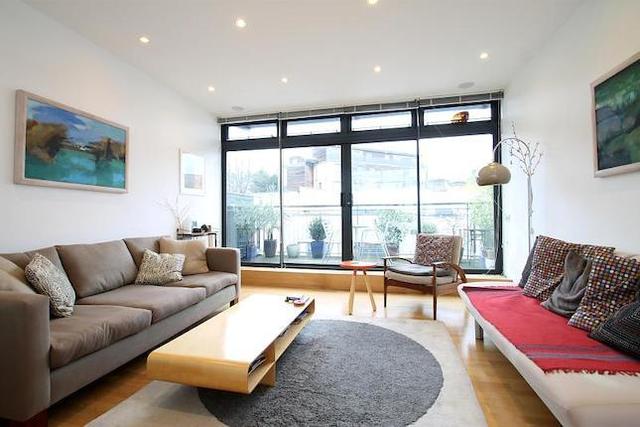  Image of 3 Bedroom Property  To Rent at Havelock Walk, London SE23