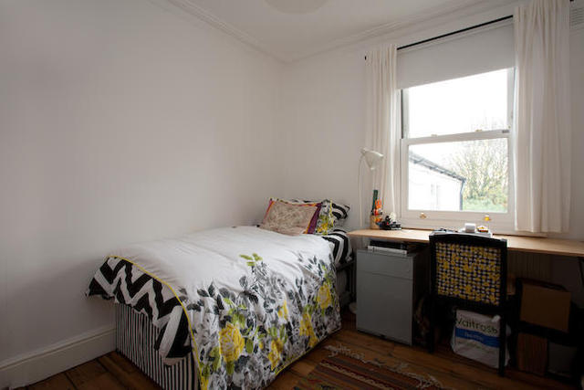  Image of 3 Bedroom Terraced  To Rent at Nigel Road, Peckham Rye SE15