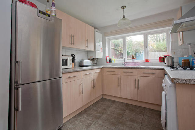  Image of 3 Bedroom Terraced  To Rent at Nigel Road, Peckham Rye SE15