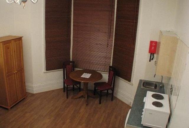  Image of Studio  To Rent at Stanwick Road, West Kensington, London W14