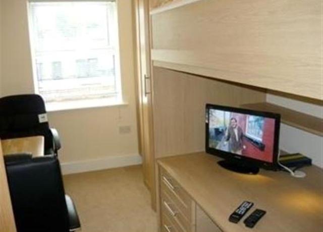  Image of 1 Bedroom Property to rent at Maple Road, Poole BH15