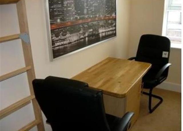  Image of 1 Bedroom Property to rent at Maple Road, Poole BH15