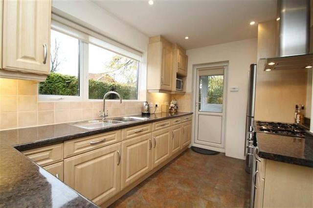  Image of 3 Bedroom Detached to rent at Bishops Walk, Chislehurst, Kent BR7