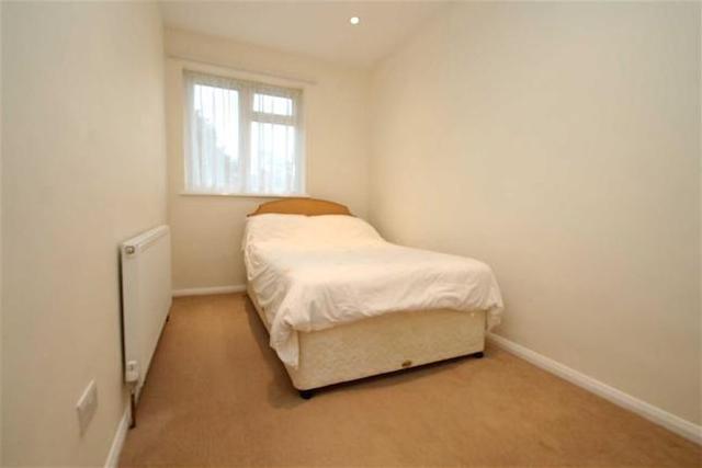  Image of 3 Bedroom Detached to rent at Bishops Walk, Chislehurst, Kent BR7
