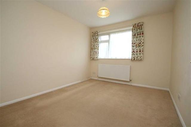  Image of 3 Bedroom Detached to rent at Bishops Walk, Chislehurst, Kent BR7