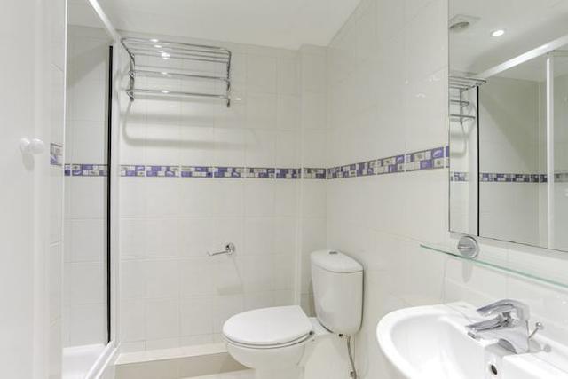  Image of 1 Bedroom Flat to rent at Craven Hill Gardens, London W2