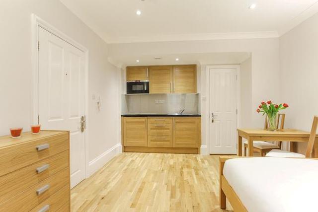  Image of 1 Bedroom Flat to rent at Craven Hill Gardens, London W2