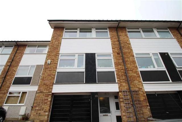  Image of 4 Bedroom Town House to rent at Dunstan Glade, St. Johns Road, Petts Wood, Orpington BR5