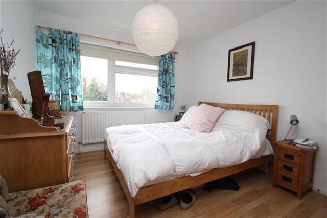  Image of 4 Bedroom Town House to rent at Dunstan Glade, St. Johns Road, Petts Wood, Orpington BR5